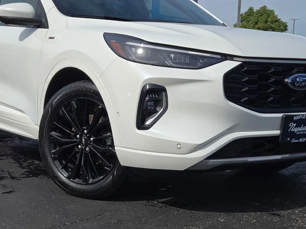 Used 2023 White Ford ST-Line Elite image 3