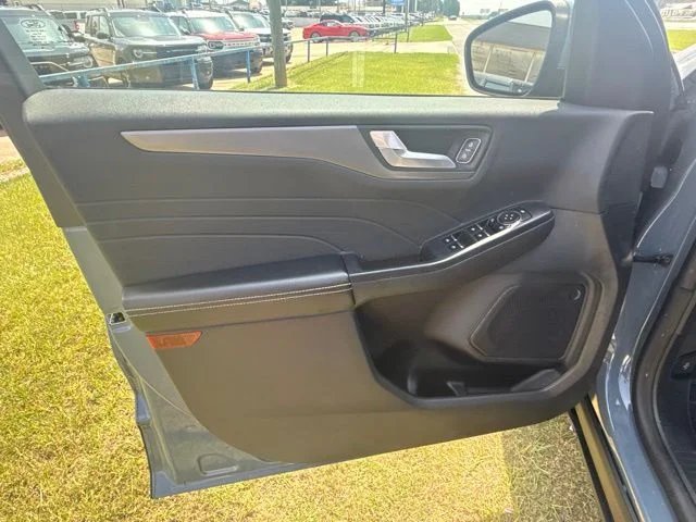 Used 2023 Vapor Blue Ford Base image 11