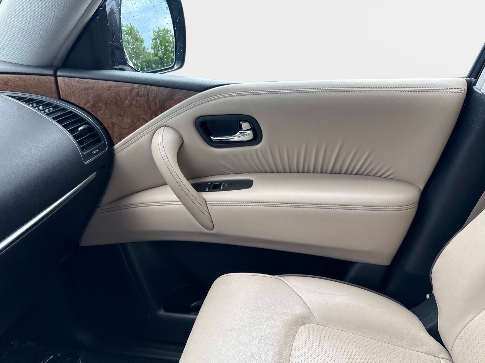 Used 2022 Aspen White TriCoat Pearl Nissan SL image 20
