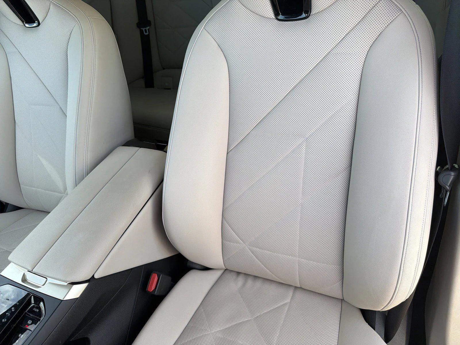 2023 BMW iX Base - Photo 24