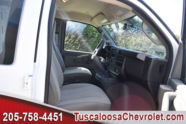 2025 Chevrolet Express Cargo Work Van - Photo 16