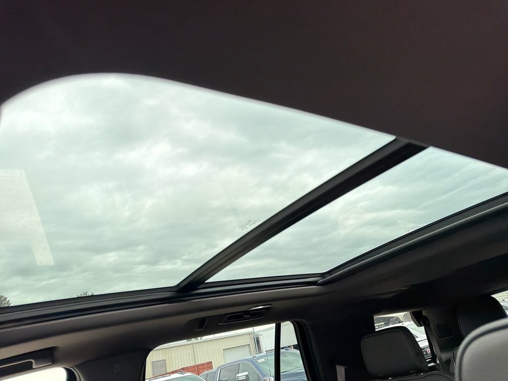 2023 GMC Yukon Denali - Photo 26