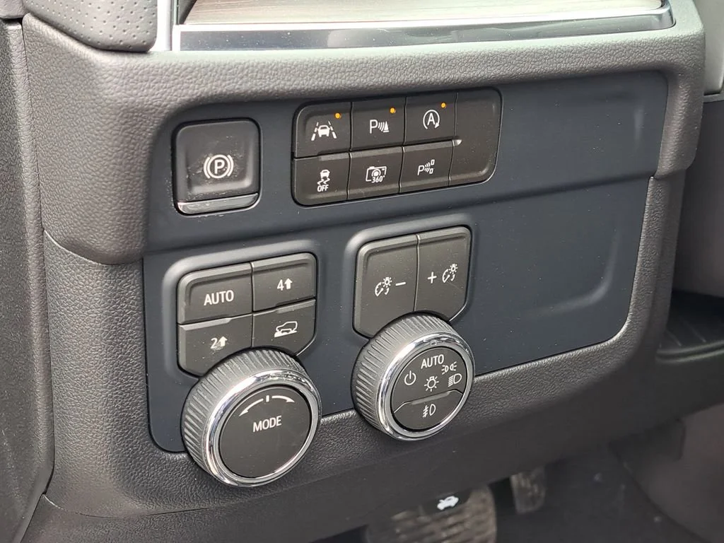 2026 Chevrolet Tahoe Premier - Photo 8