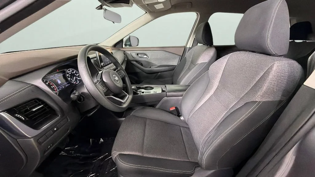 Used 2021 Gray Nissan SV FWD image 17