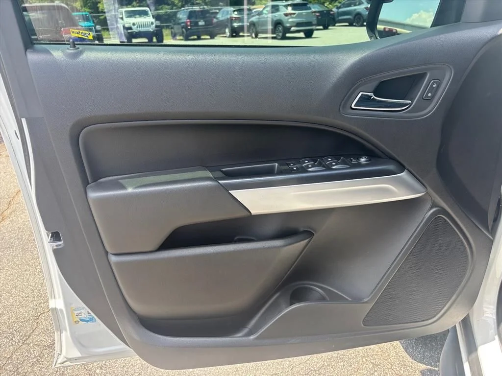Used 2019 White Chevrolet ZR2 image 9