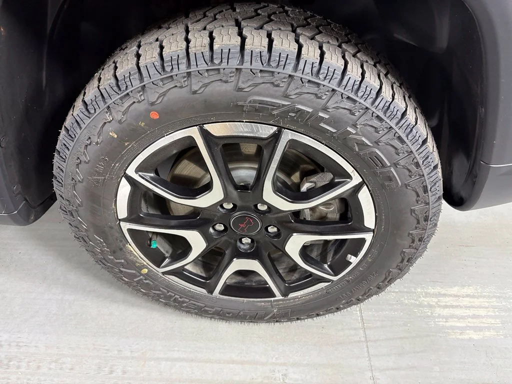 Used 2025 Silver Jeep Trailhawk image 11