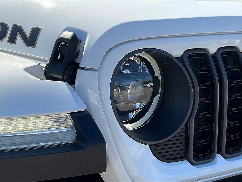 Used 2024 Bright White Clearcoat Jeep Rubicon 392 image 31