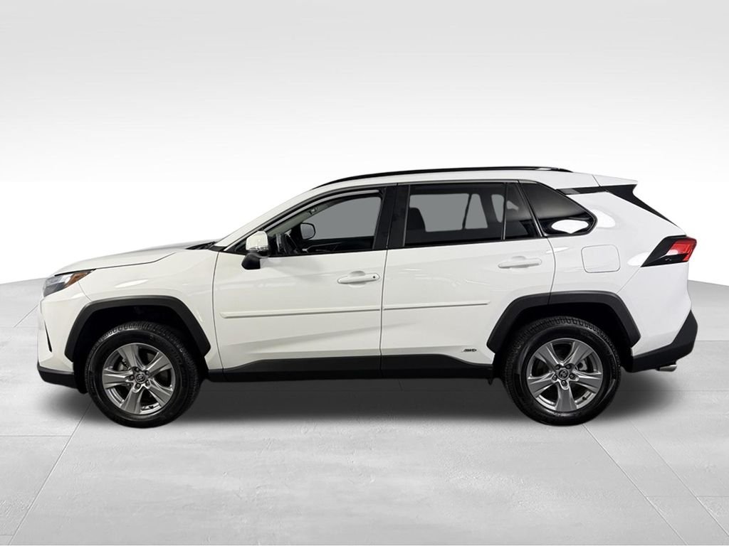 Used 2025 Ice Toyota XLE image 9