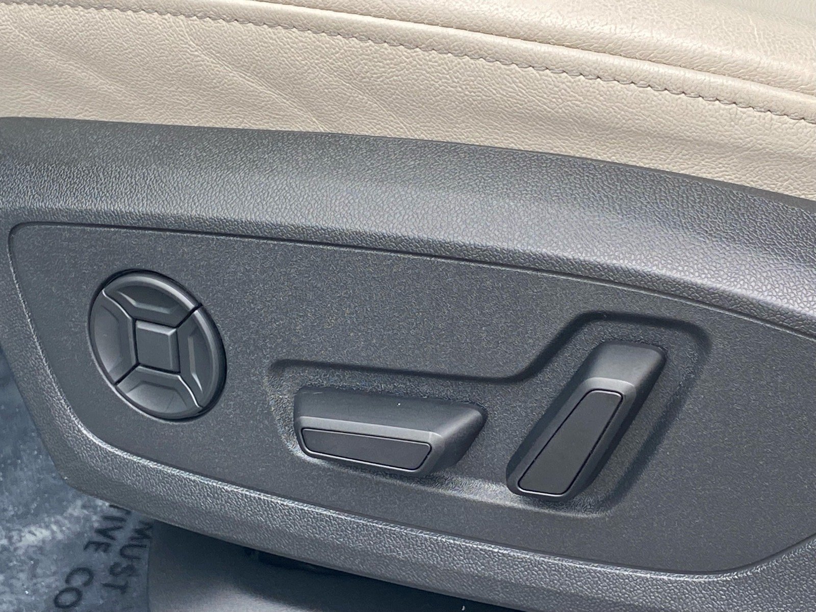 Used 2024 White Audi Premium Plus image 12