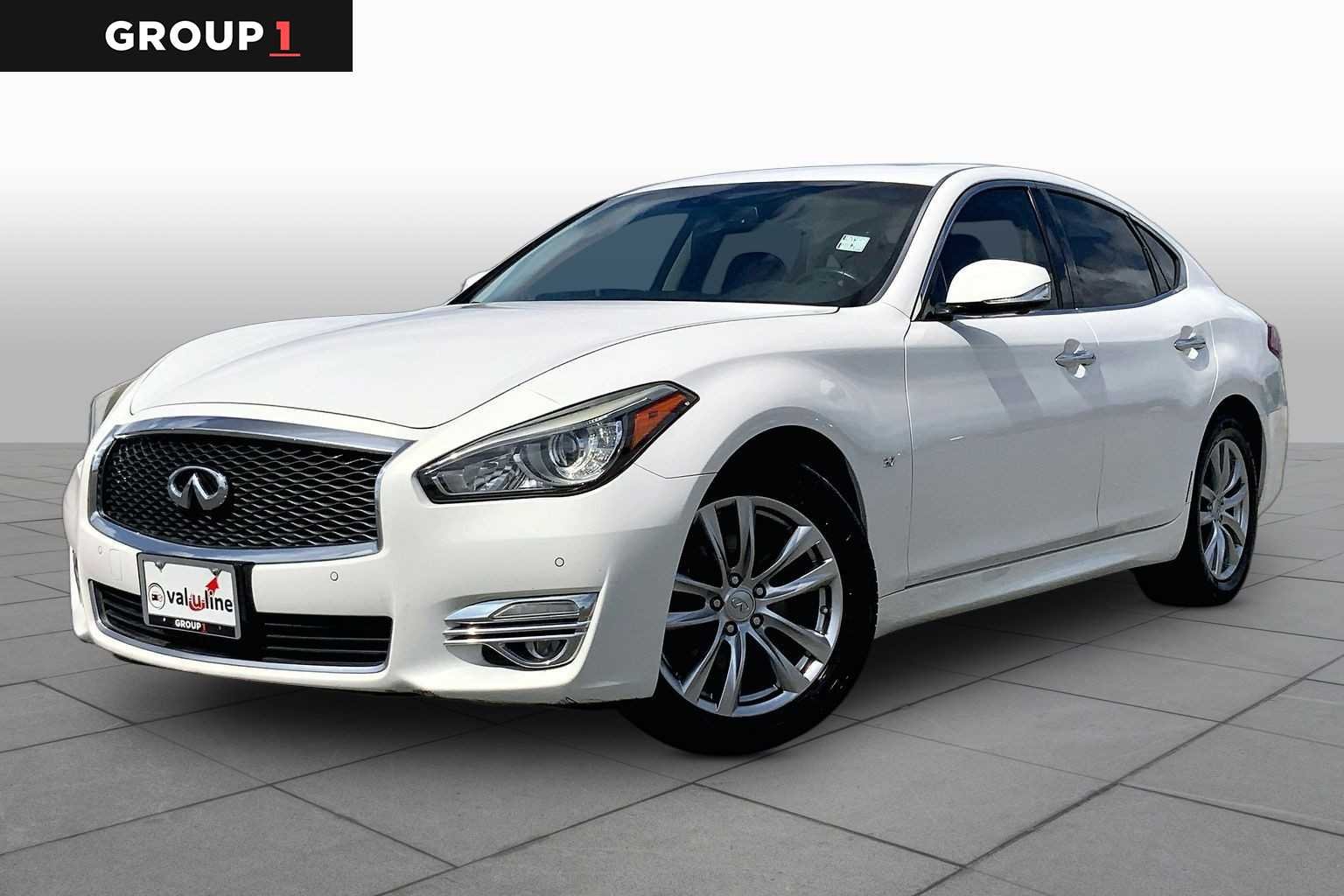 2015 INFINITI Q70 