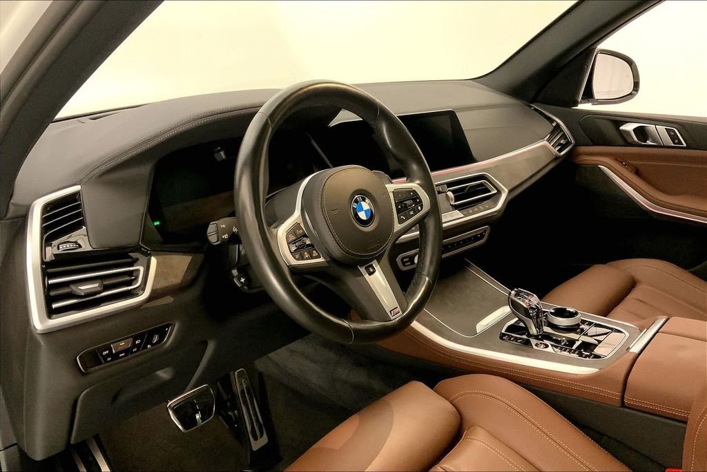 Used 2022 Mineral White Metallic BMW  image 21