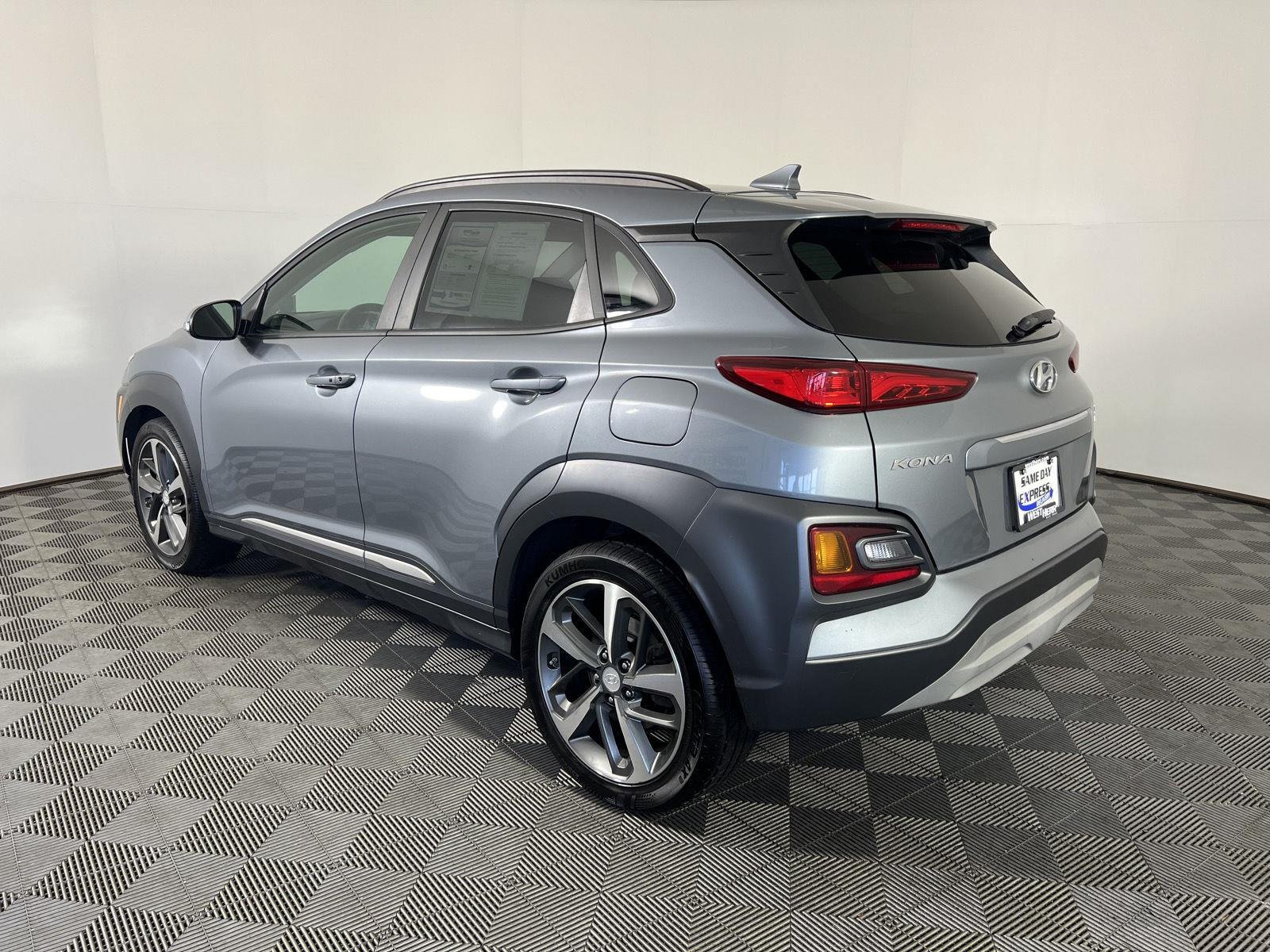 Used 2020 Sonic Silver Hyundai Limited image 5