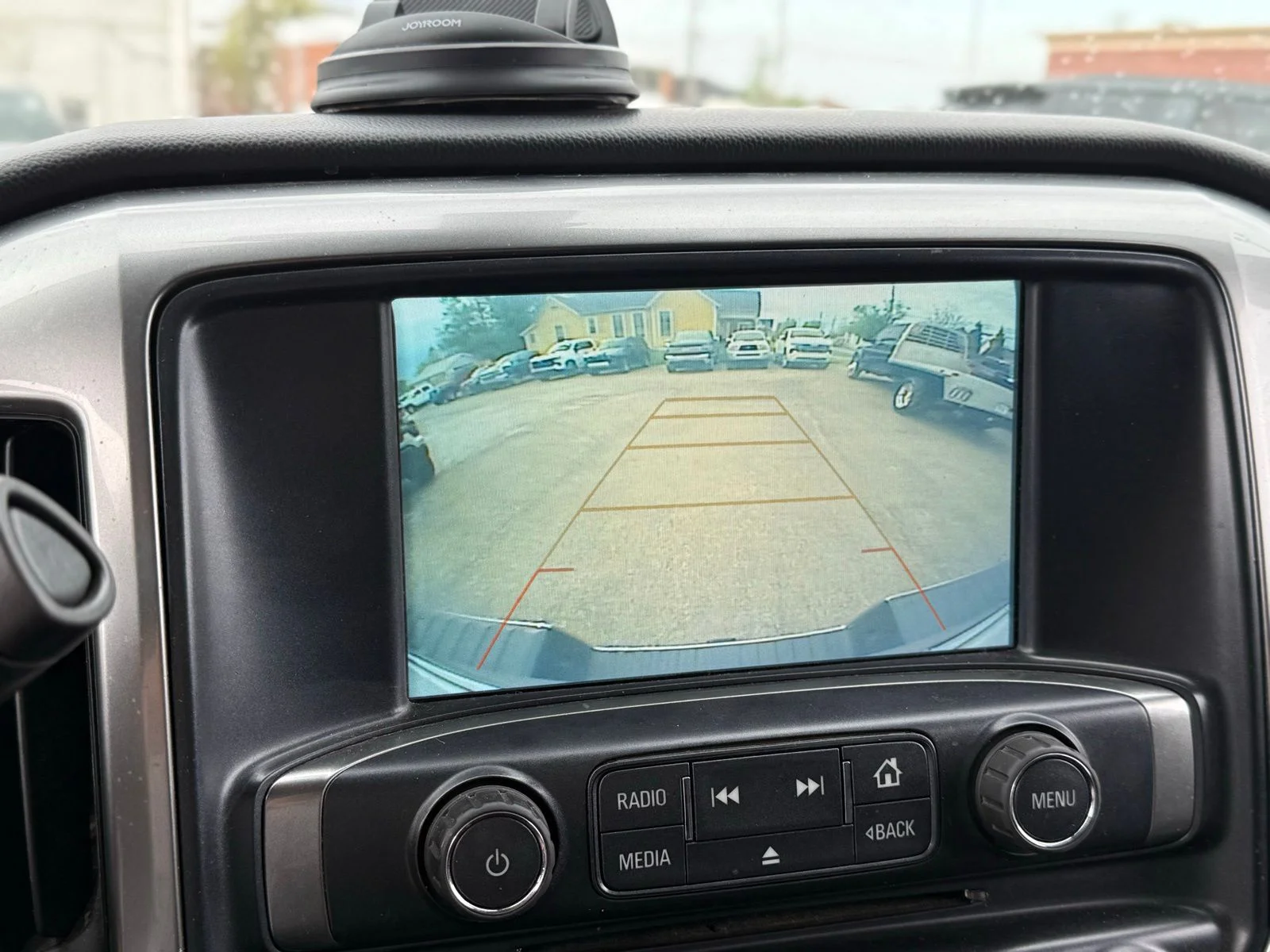 Used 2018 White Chevrolet LT image 25