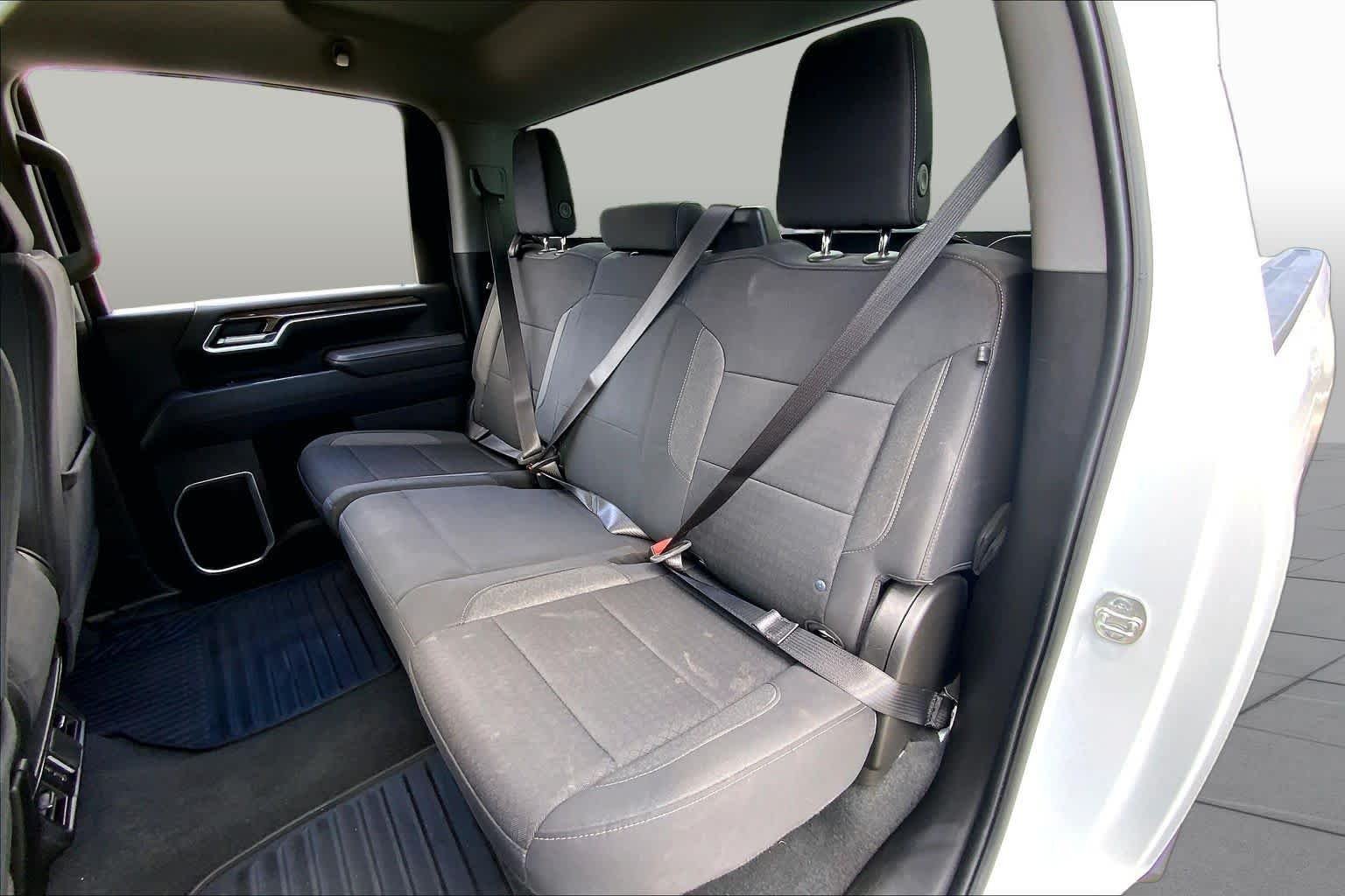 Used 2025 Summit White Chevrolet LT image 20