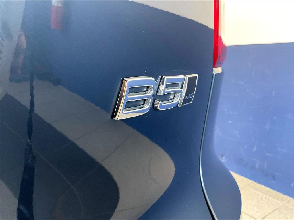 Used 2026 Blue Volvo B5 Core image 29