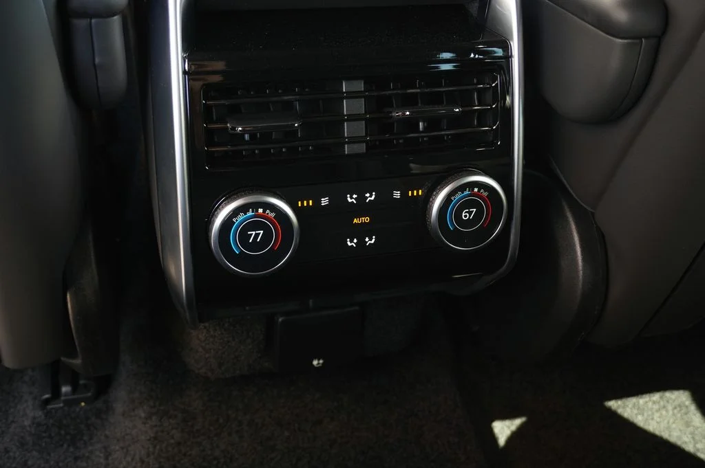 New 2026 Flux Silver Satin Land Rover SE image 31