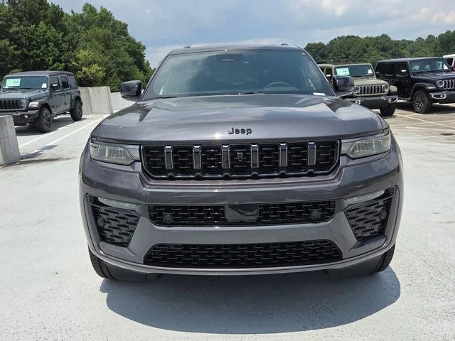 New 2026 Baltic Gray Metallic Clear-Coat Exterior Paint Jeep Limited Reserve image 2