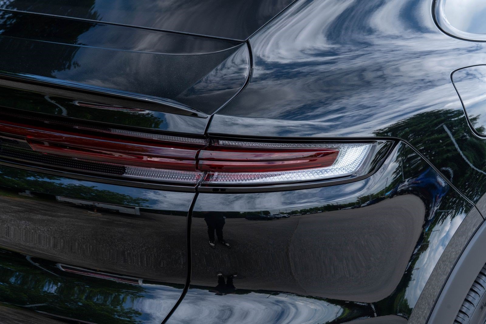New 2026 Chromite Black Metallic Porsche E-Hybrid Coupe image 15