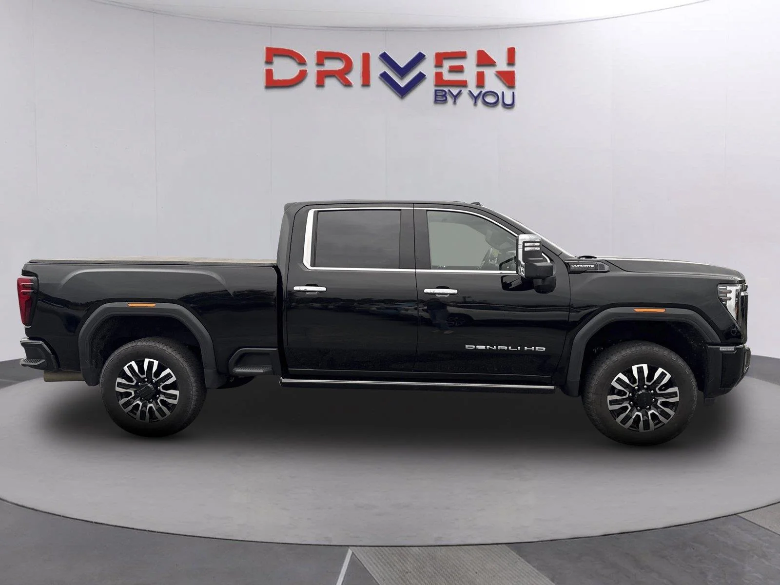 Used 2024 Onyx Black GMC Denali Ultimate image 3