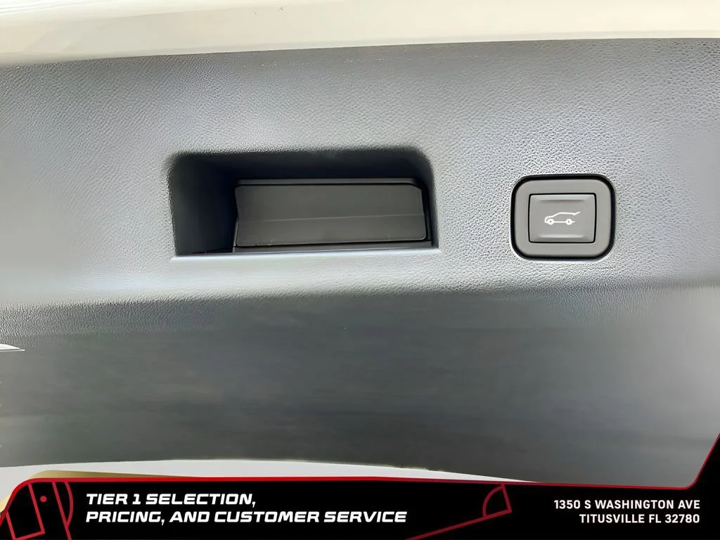 New 2026 Summit White GMC Elevation image 25