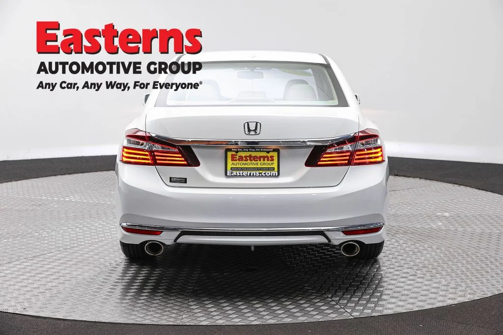 Used 2017 White Honda EX-L image 6
