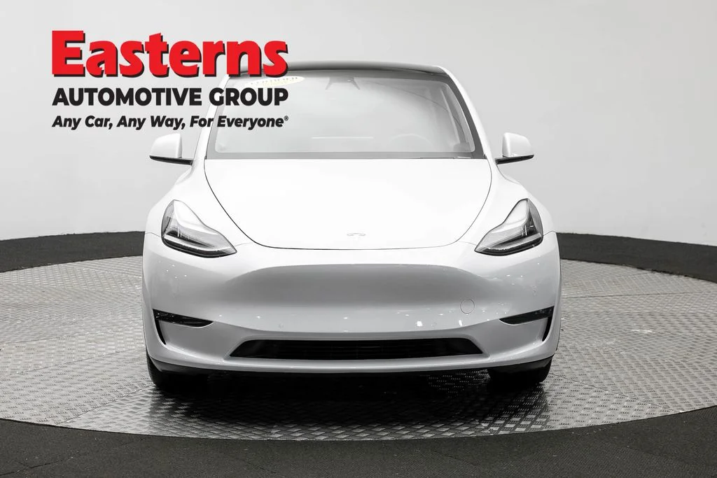 Used 2021 White Tesla Long Range image 2