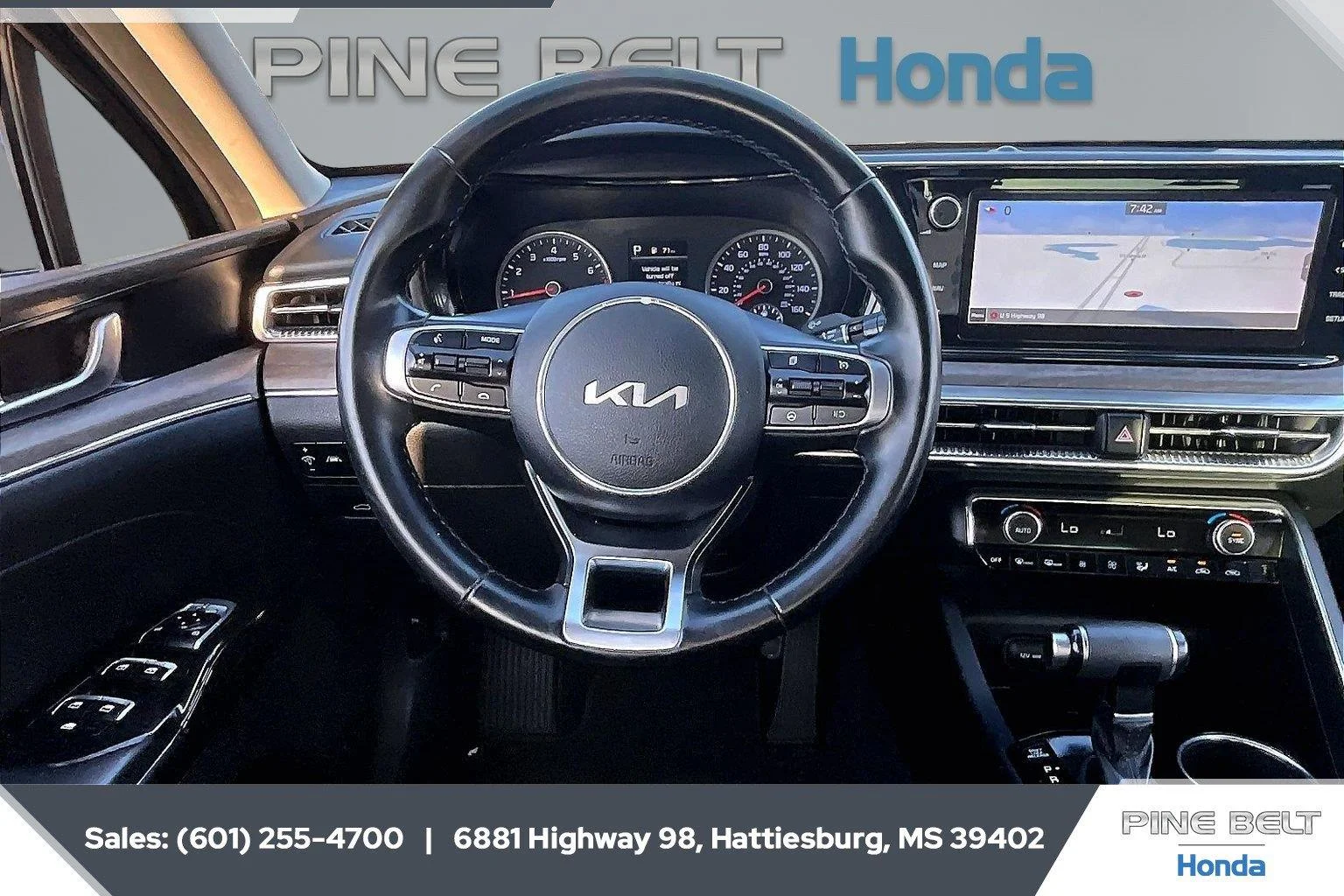 Used 2022 Gravity Gray Kia EX image 5
