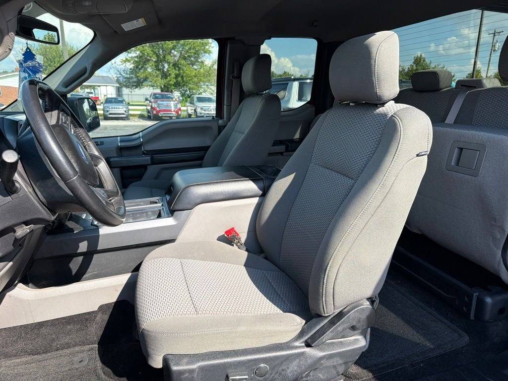 Used 2017 Red Ford XLT image 16