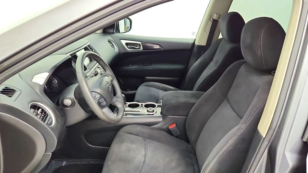 Used 2016 Gun Metallic Nissan 4WD 4dr SV image 18