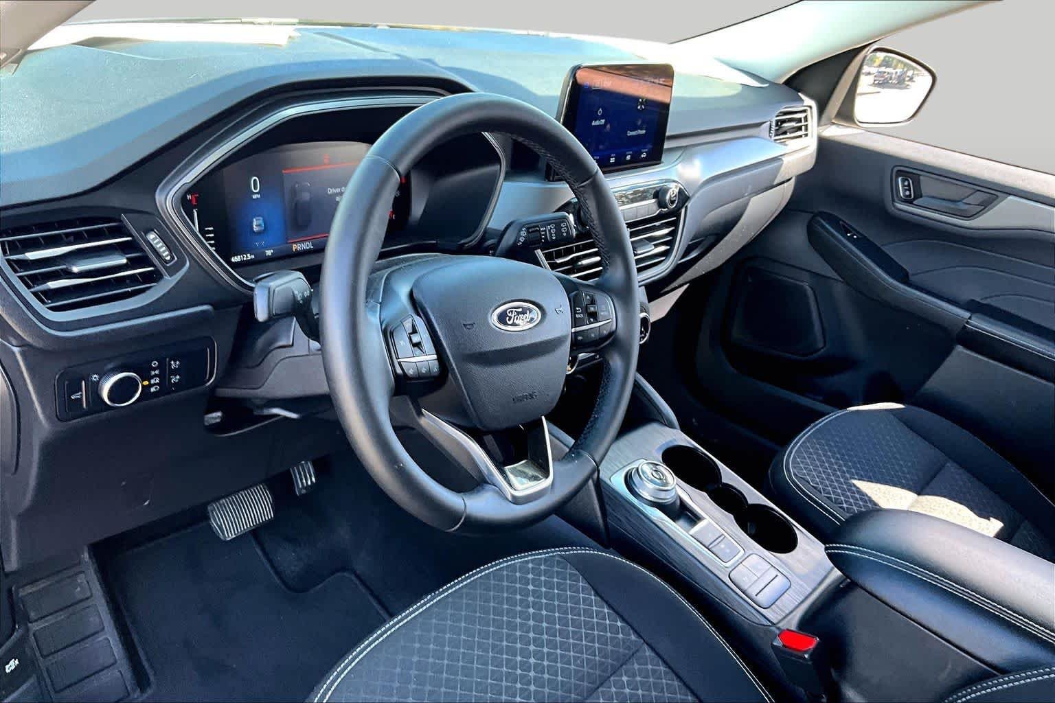 Used 2024 Agate Black Metallic Ford Active image 15