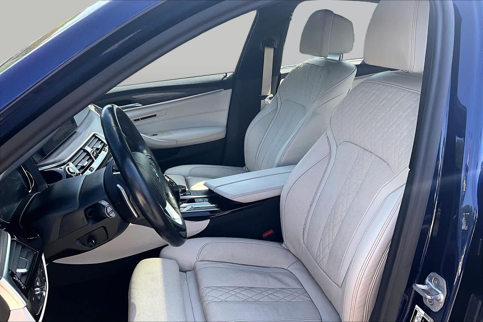 Used 2018 Mediterranean Blue Metallic BMW 530i image 7
