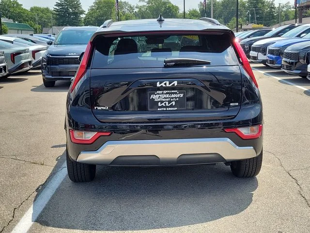 New 2025 Aurora Black Pearl Kia EX Touring image 5