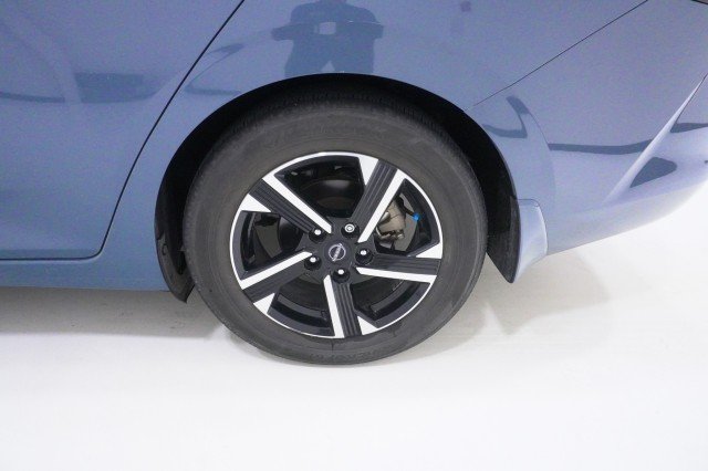 Used 2025  Nissan SV image 10