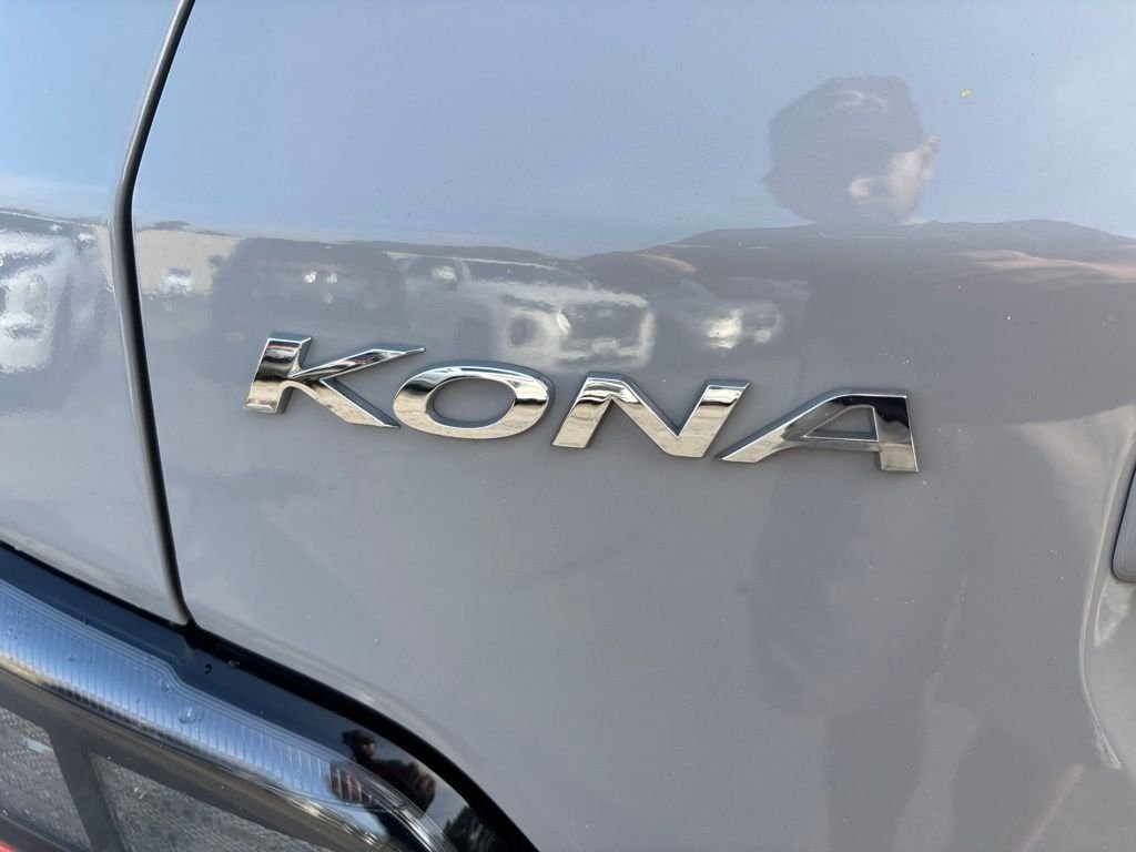 Used 2022 Silver Hyundai SEL image 15