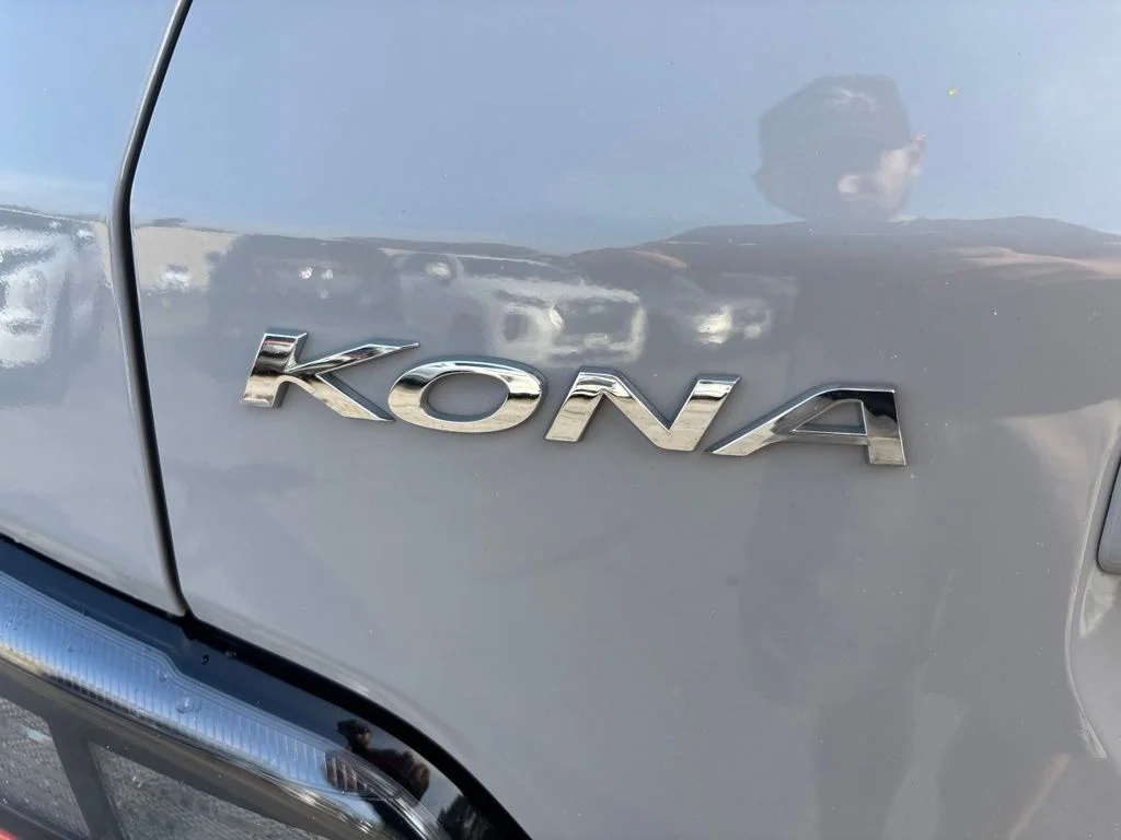 Used 2022 Silver Hyundai SEL image 15