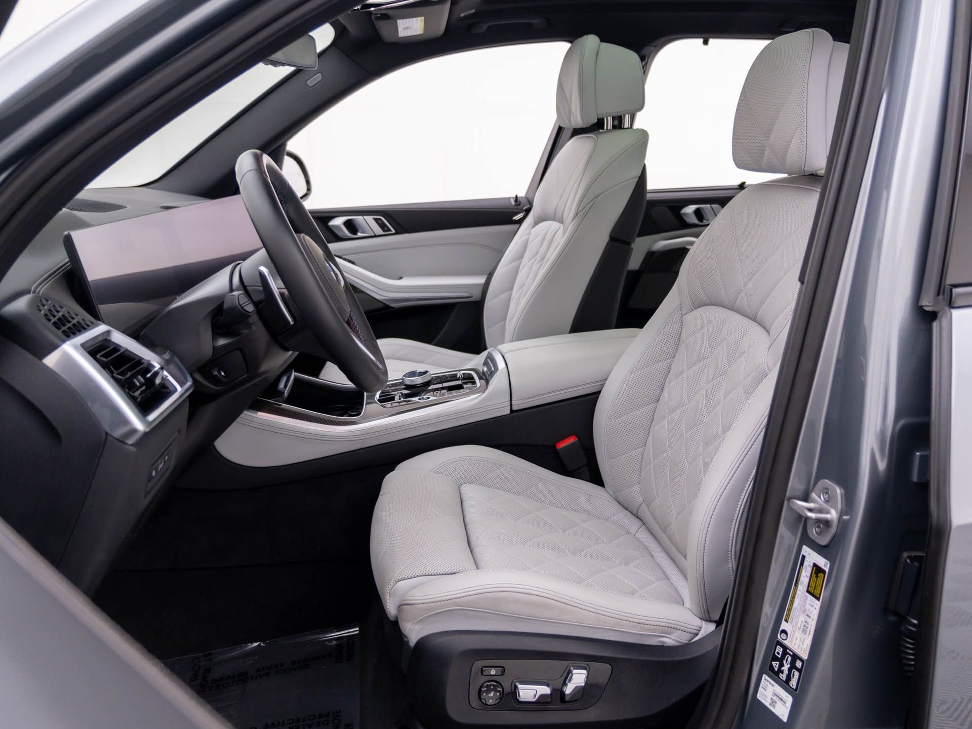 Certified Used 2025 Skyscraper Grey Metallic BMW M60i image 17