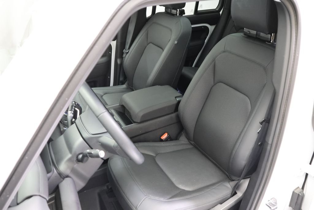 Used 2026 Fuji White Land Rover S image 31