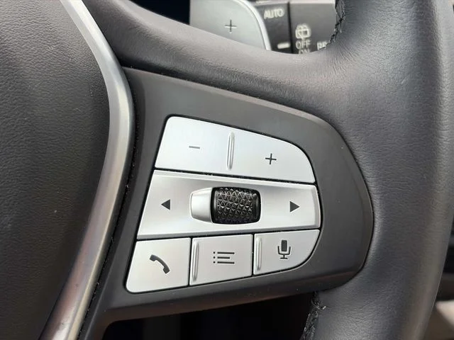 Used 2024 White BMW sDrive30i image 25