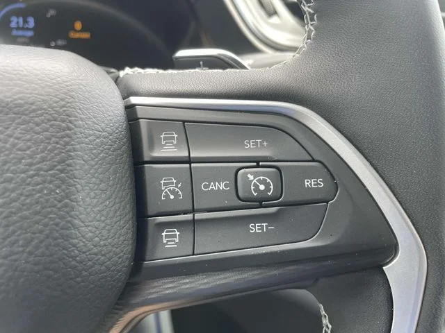New 2025 Silver Zynith Exterior Paint Jeep Altitude image 26