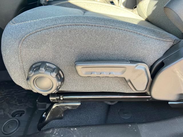 New 2026 Bright White Clear-Coat Exterior Paint Jeep Sport S image 20