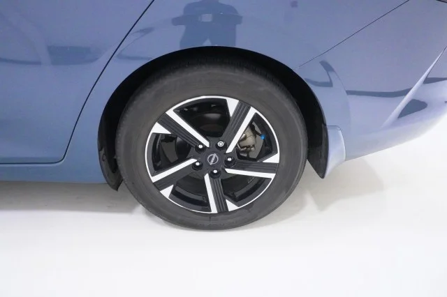 Used 2025  Nissan SV image 10