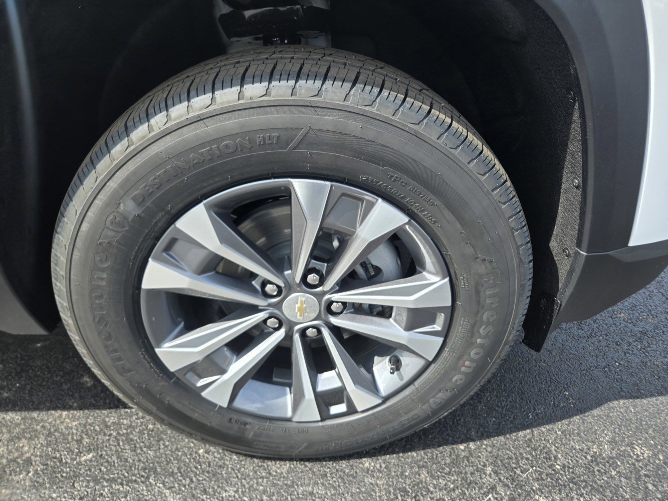 New 2026 Summit White Chevrolet LT image 30