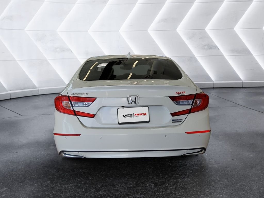 Used 2018  Honda Touring image 5
