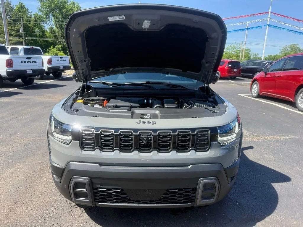 New 2026 Sting-Gray Clear-Coat Exterior Paint Jeep Overland image 59