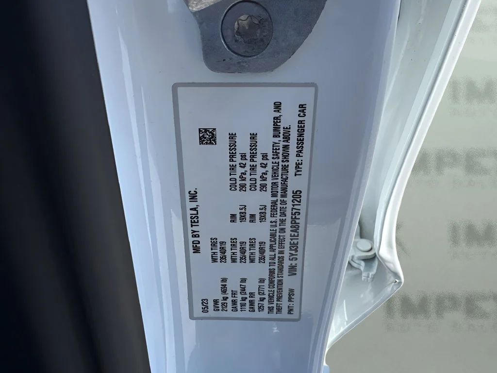 Used 2023 White Tesla Base image 31