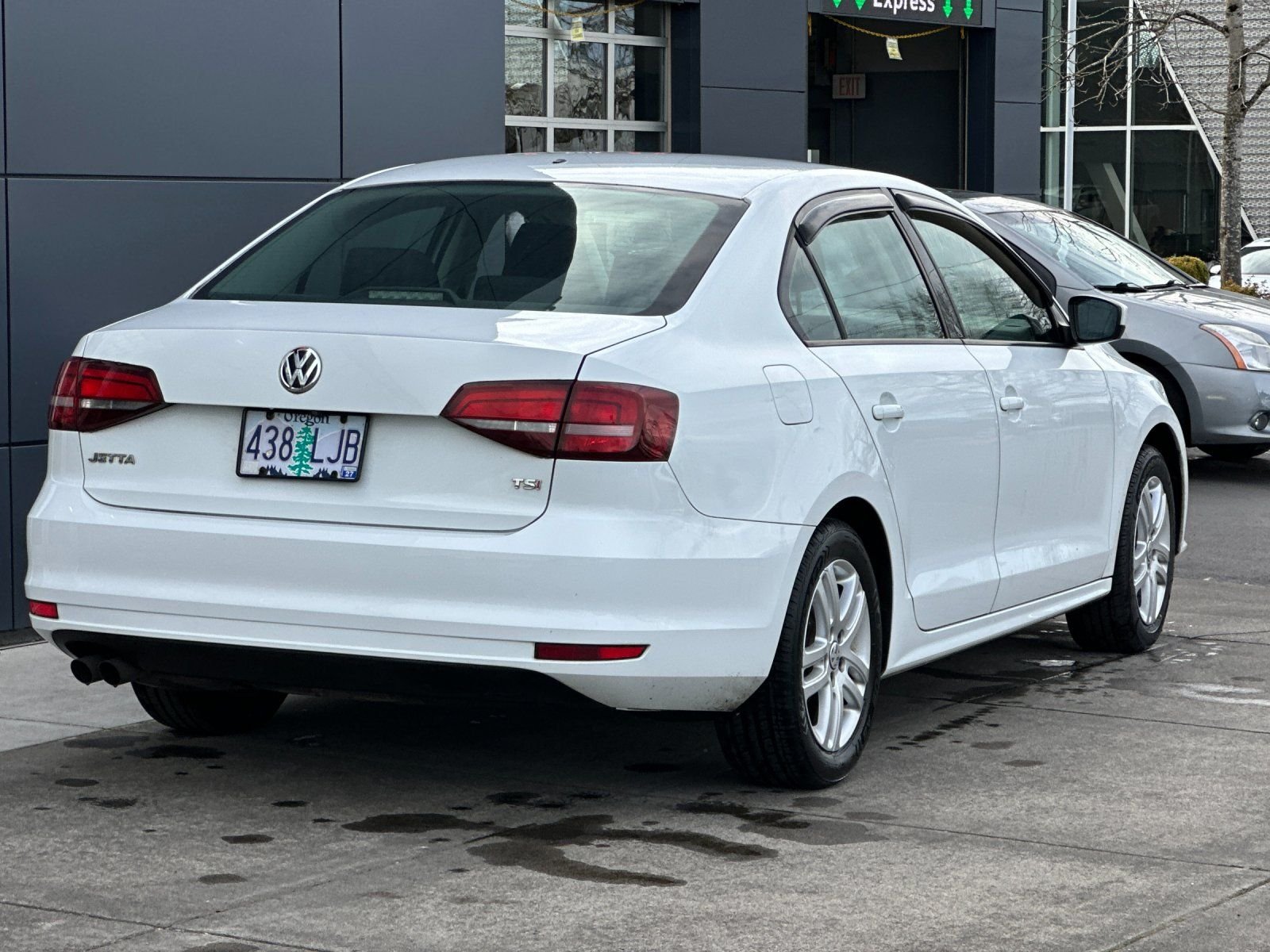 Used 2018 Pure White Volkswagen 1.4T S image 2