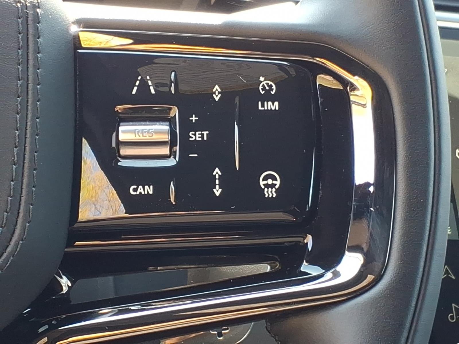 Certified Used 2026 Fuji White Land Rover S image 15