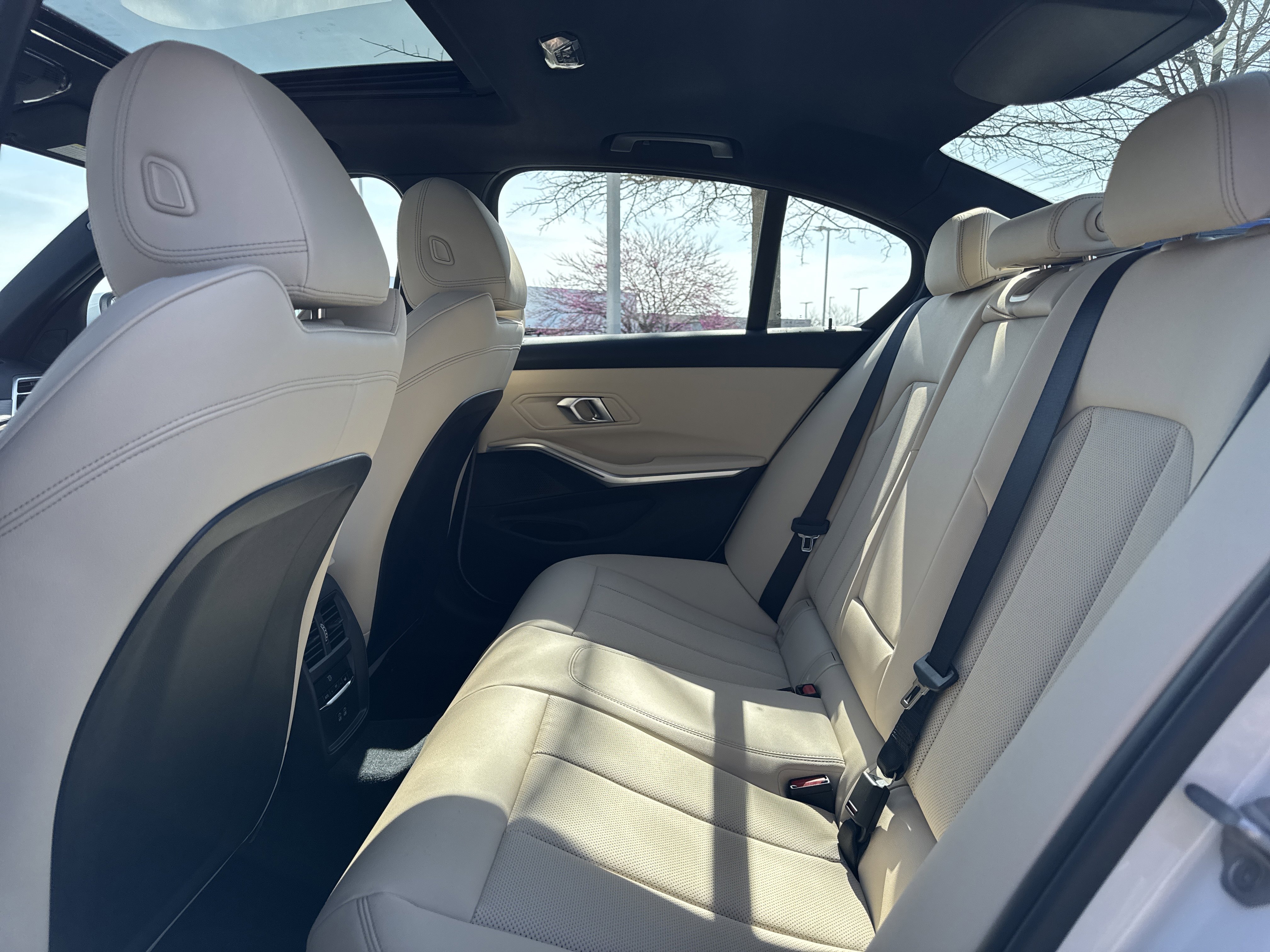 New 2026 ALPINE WHITE BMW 330i image 10
