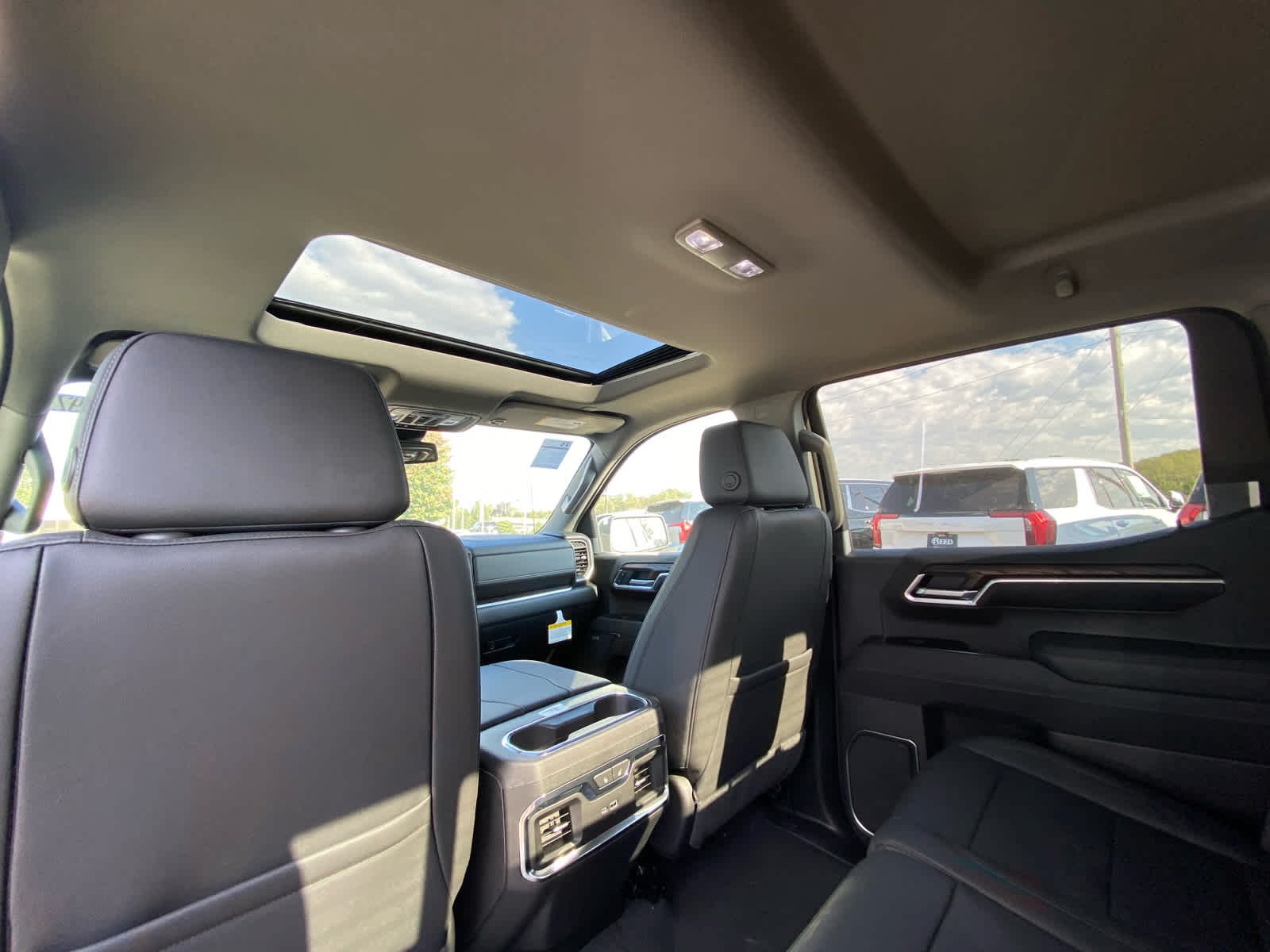 2026 GMC Sierra 1500 SLT - Photo 23