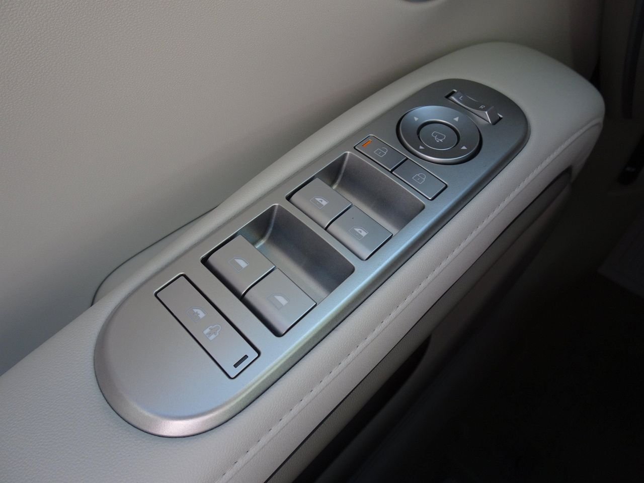 New 2027 Gray Hyundai SEL Premium 7P image 22